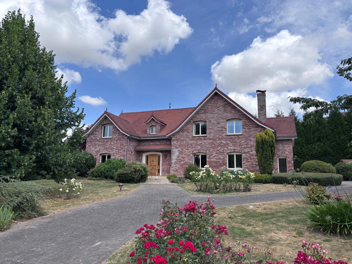 Maison 8 pièces 345 m² · à Anzin-Saint-Aubin · 345 m² · 799 000 €
