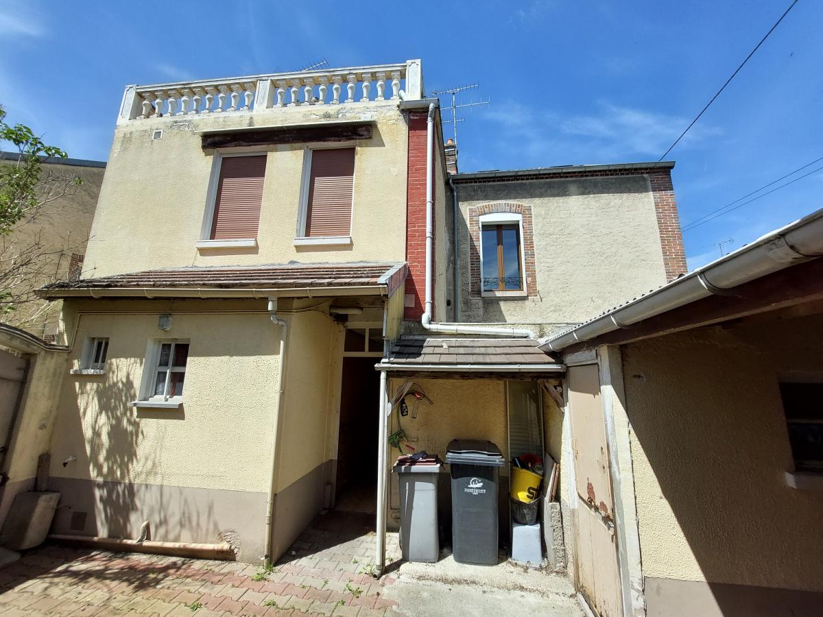 Immeuble 98 m² · à Romilly-sur-Seine · 98 m² · 90 970 €