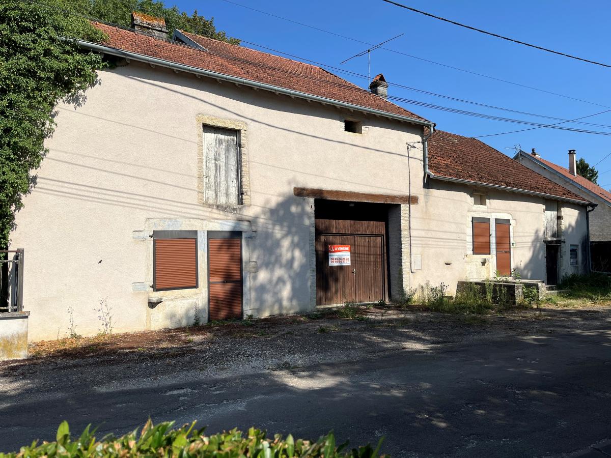 Maison 3 pièces 90 m² · à Saint-Seine-sur-Vingeanne · 89,9 m² · 48 000 €