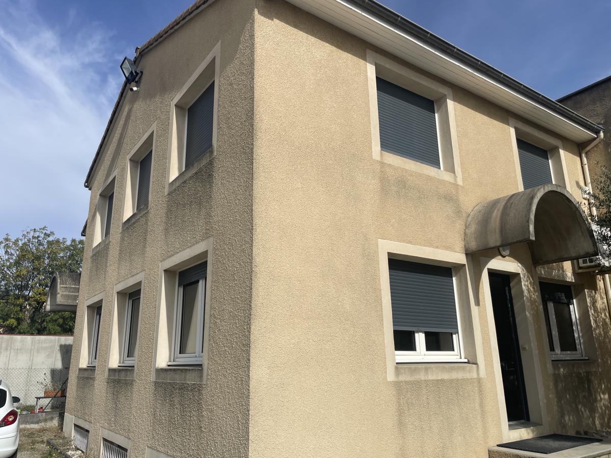 Local commercial 3 pièces 620 m² · à Charmes-sur-Rhône · 620 m² · 785 000 €
