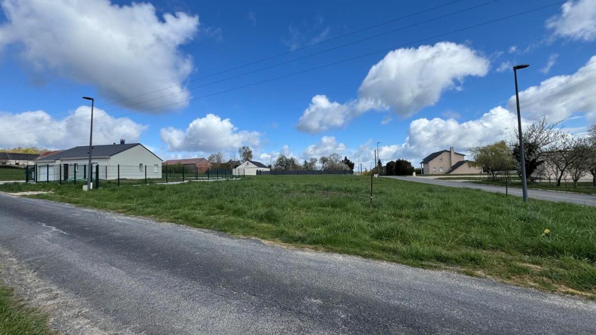 Terrain 694 m² · à Soulières · 25 455 €
