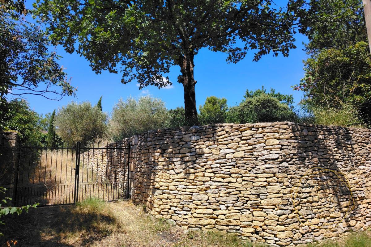 Réseau des notaires · à Uzès · 81 000 €