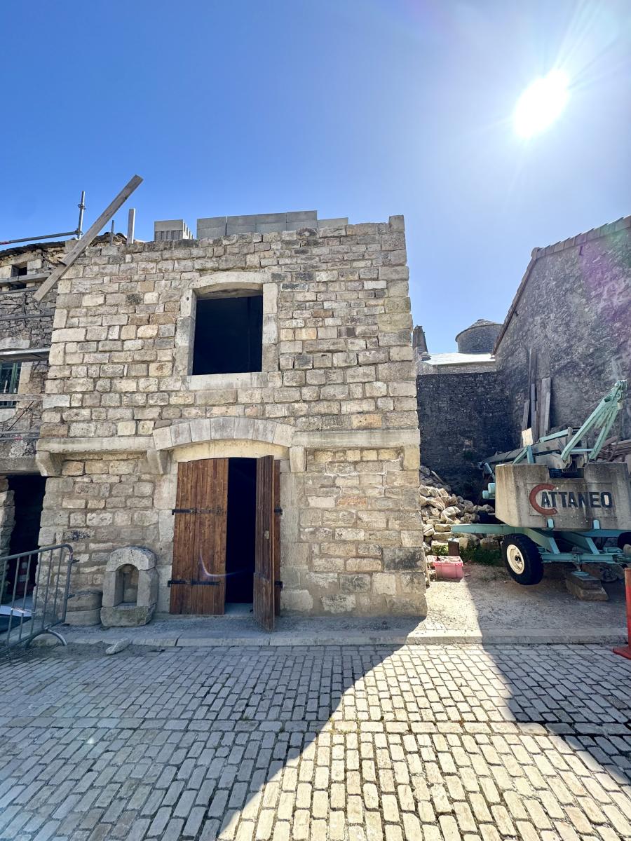 Maison 3 pièces 129 m² · à La Cavalerie · 129 m² · 40 000 €
