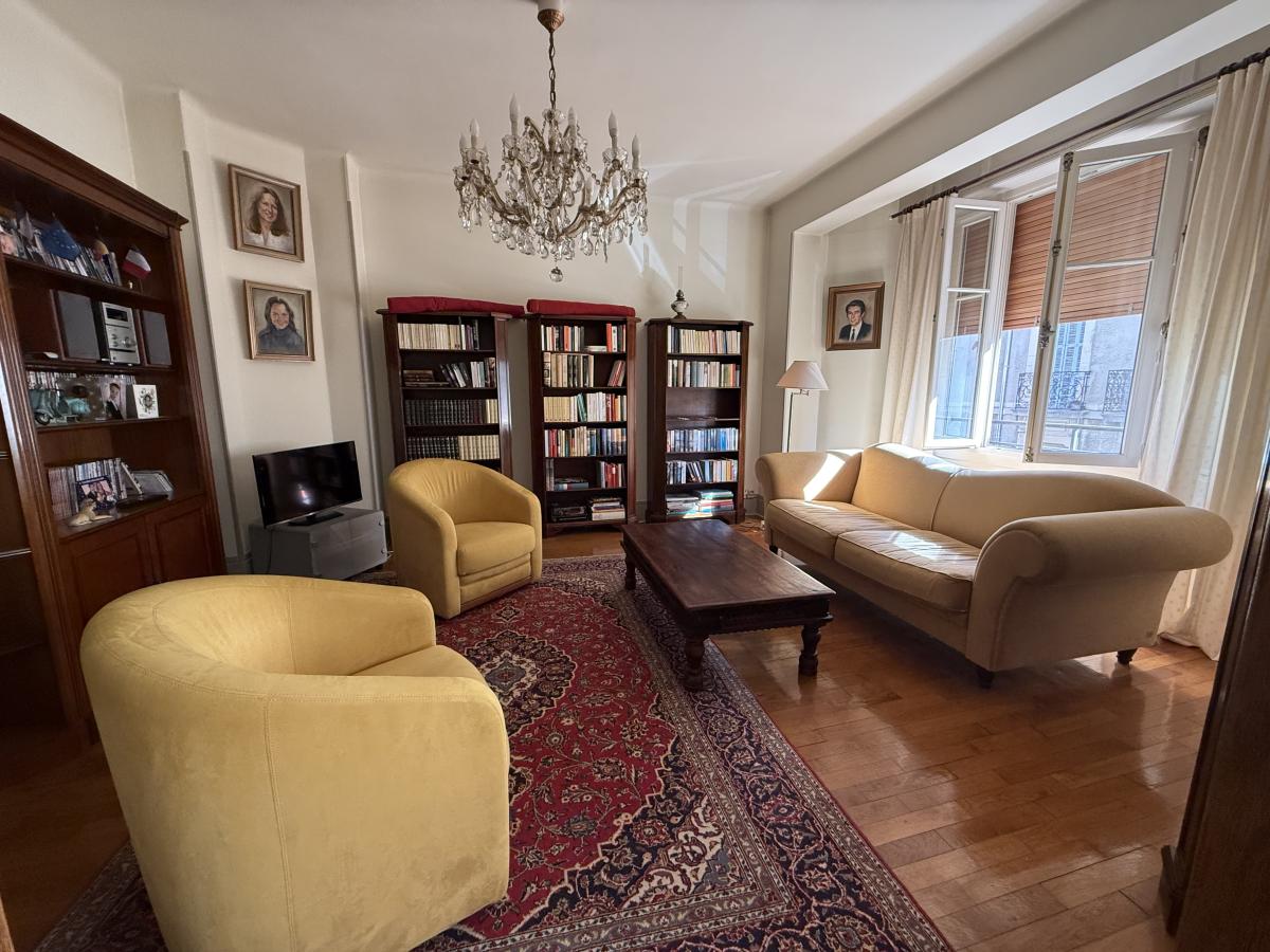 Appartement 4 pièces 97 m² · à Dijon · 96,9 m² · 210 000 €