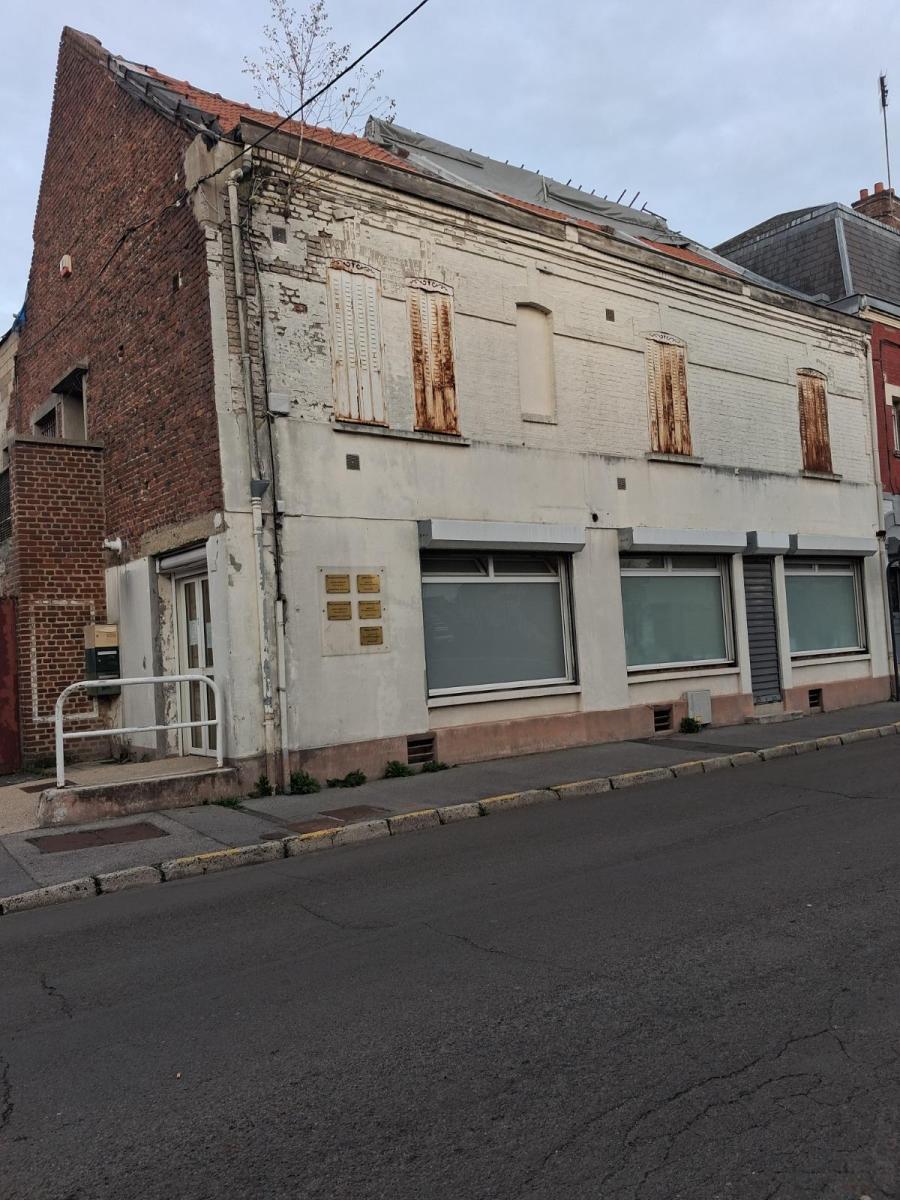 Immeuble 148 m² · à Saint-Quentin · 147,9 m² · 95 000 €