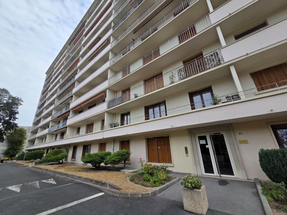 Appartement 4 pièces 90 m² · à Reims · 90,3 m² · 178 000 €