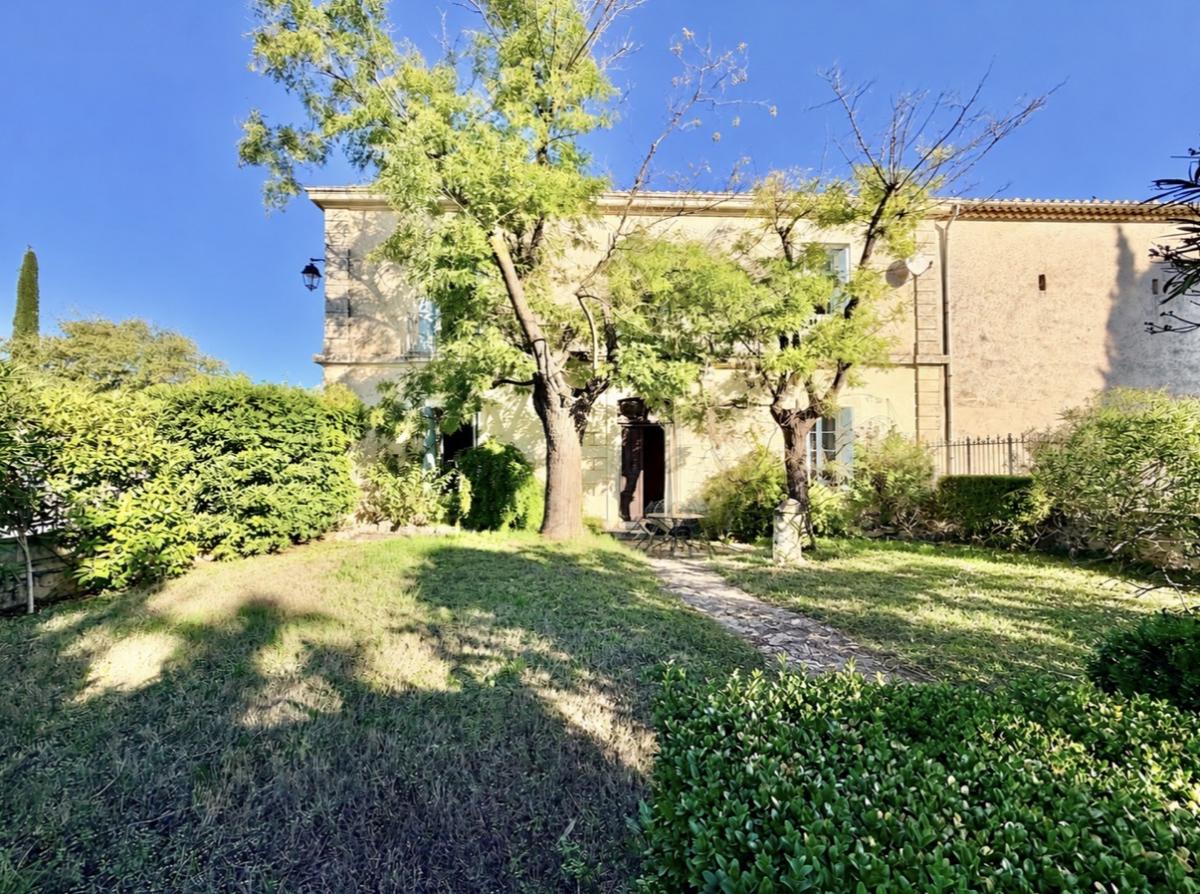 Maison 5 pièces 213 m² · à Saint-Geniès-des-Mourgues · 213 m² · 599 000 €