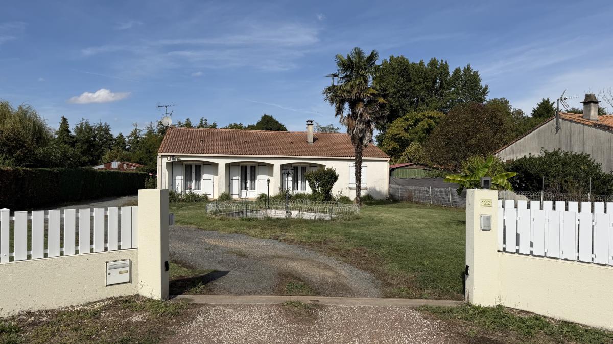 Maison 121 m² · à Magné · 121 m² · 244 400 €
