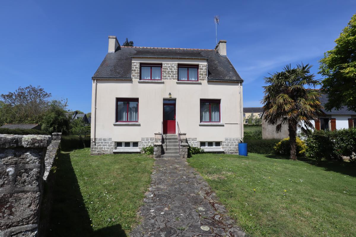Maison 8 pièces 90 m² · à Plomelin · 90 m² · 183 180 €