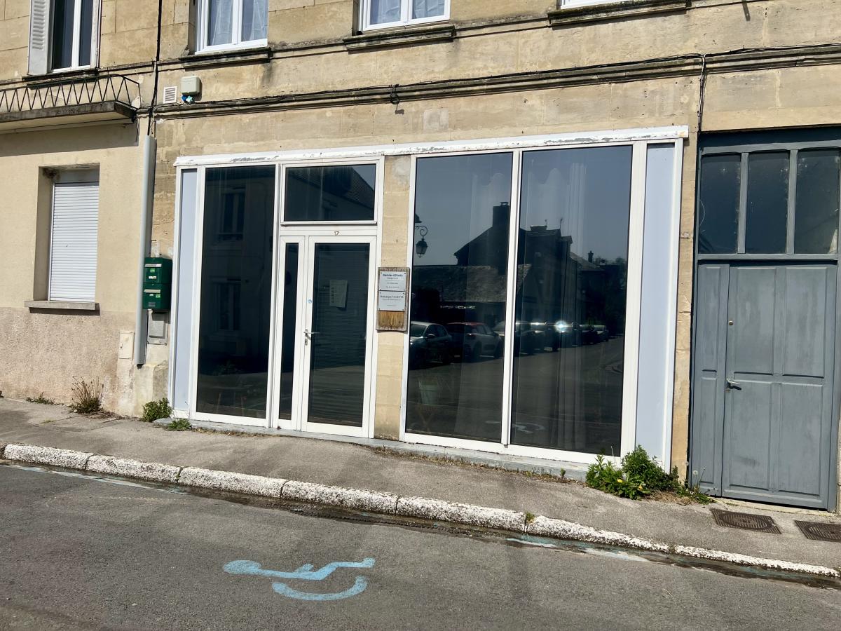 Local commercial 60 m² · à Cires-lès-Mello · 60 m² · 1 250 €/mois