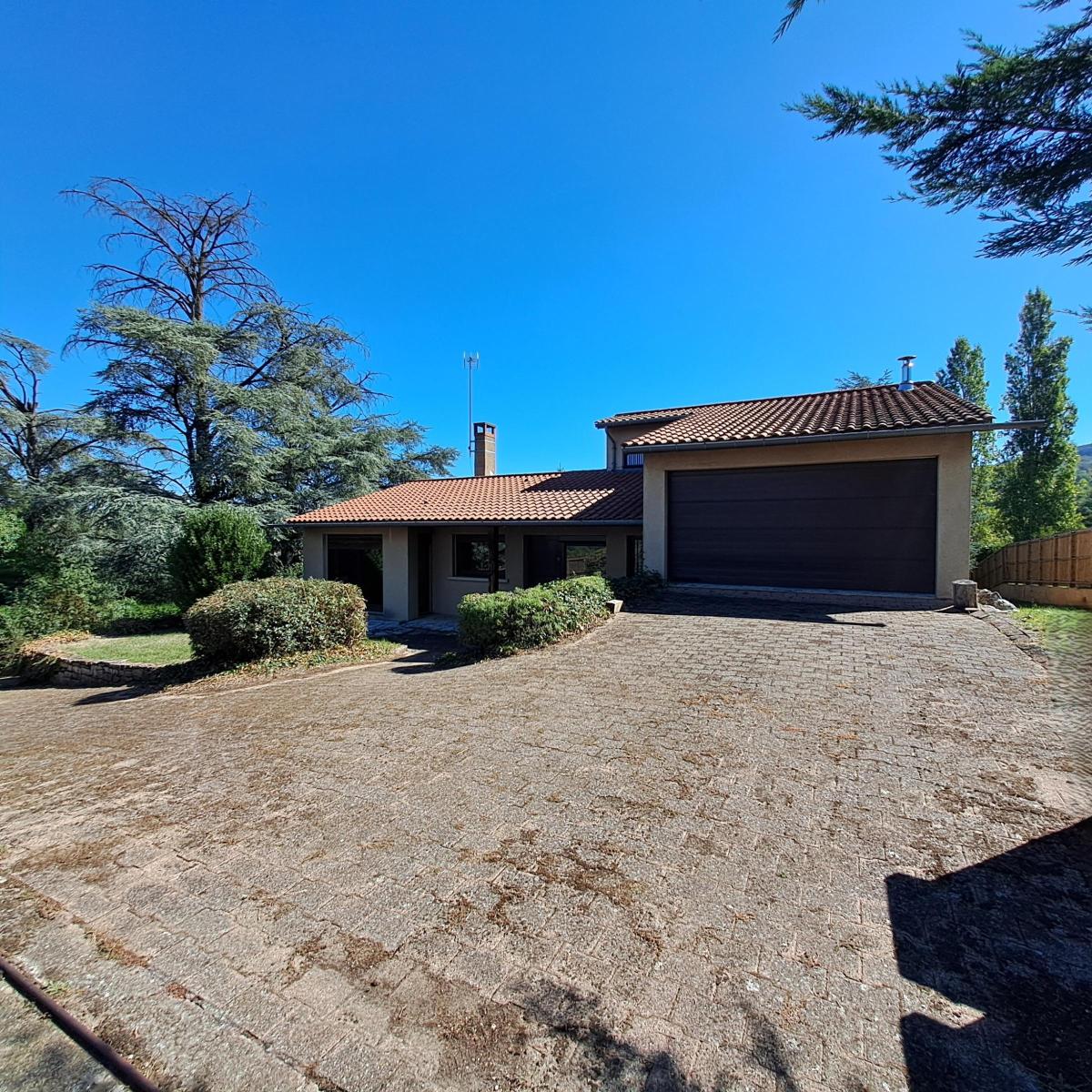 Maison 14 pièces 149 m² · à Chasselay · 149 m² · 565 000 €