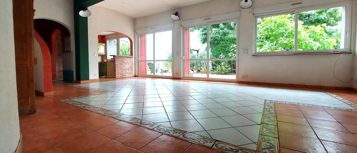 Maison 10 pièces 247 m² · à Besançon · 247 m² · 549 000 €