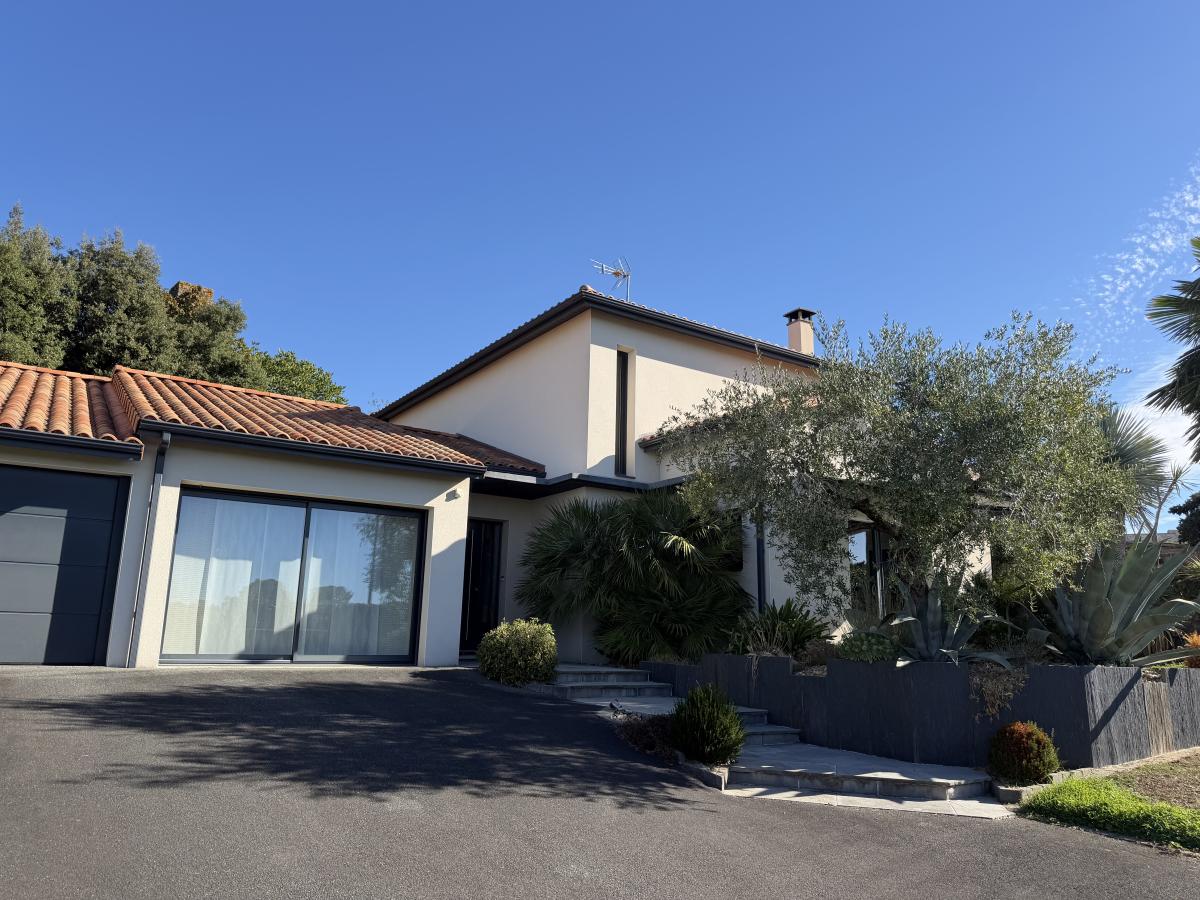 Maison 6 pièces 164 m² · à Cholet · 164 m² · 450 000 €
