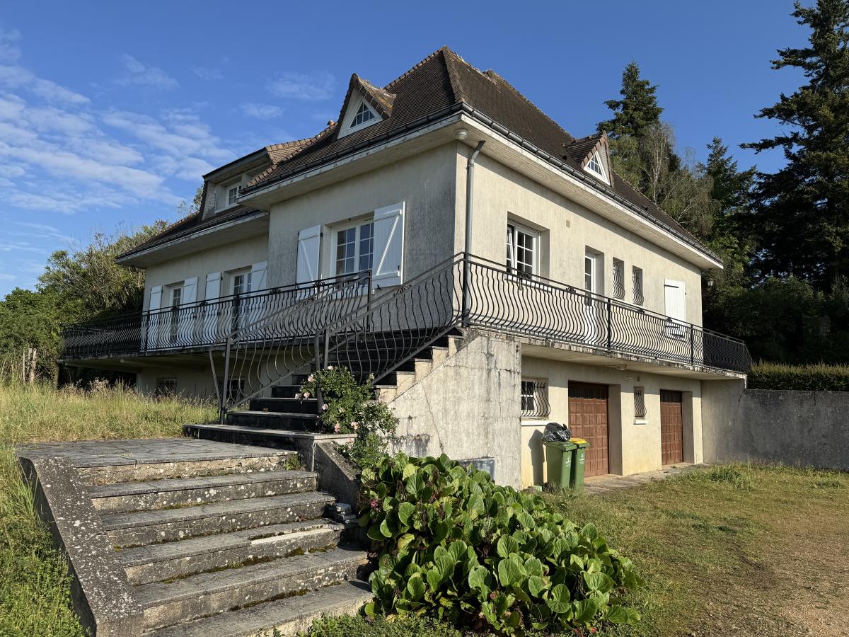 Maison 11 pièces 225 m² · à Montoire-sur-le-Loir · 224,6 m² · 280 530 €