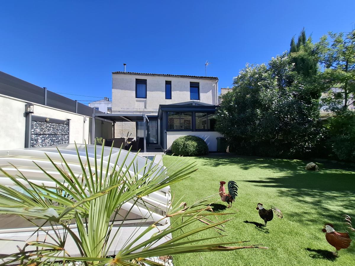 Maison 6 pièces 161 m² · à Saintes · 161 m² · 435 000 €