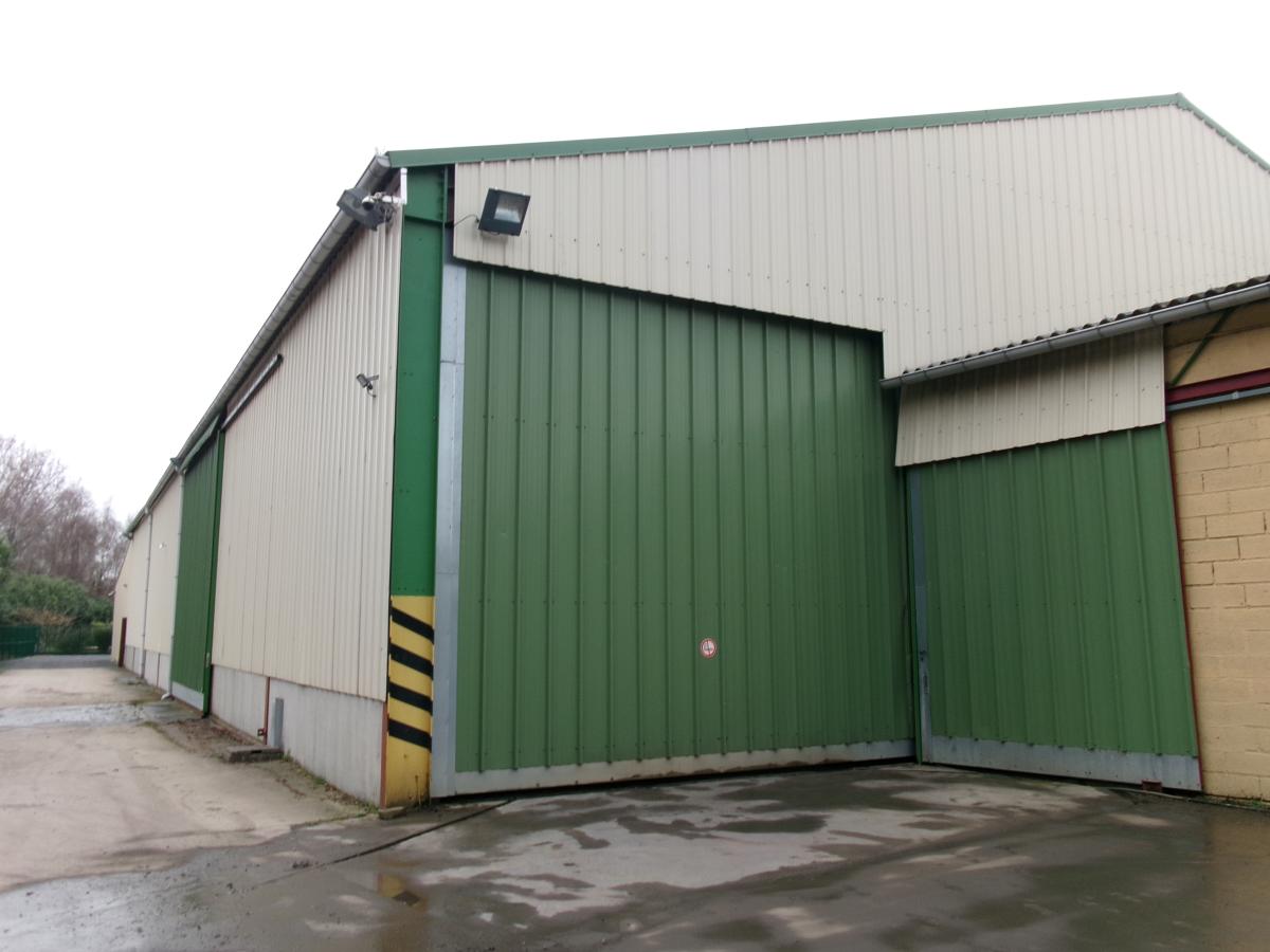 Parking 18 m² · à Cuinchy · 18 m² · 90 €/mois