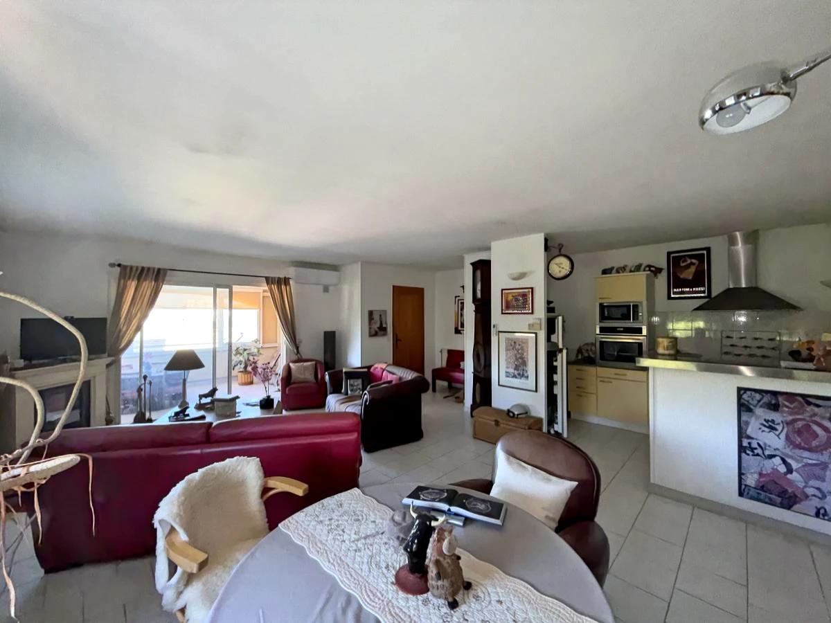 Appartement 3 pièces 90 m² · à Bagnols-sur-Cèze · 89,9 m² · 179 000 €
