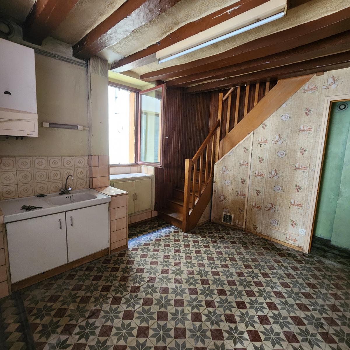Immeuble 164 m² · à La Ferté-Bernard · 164,5 m² · 84 800 €