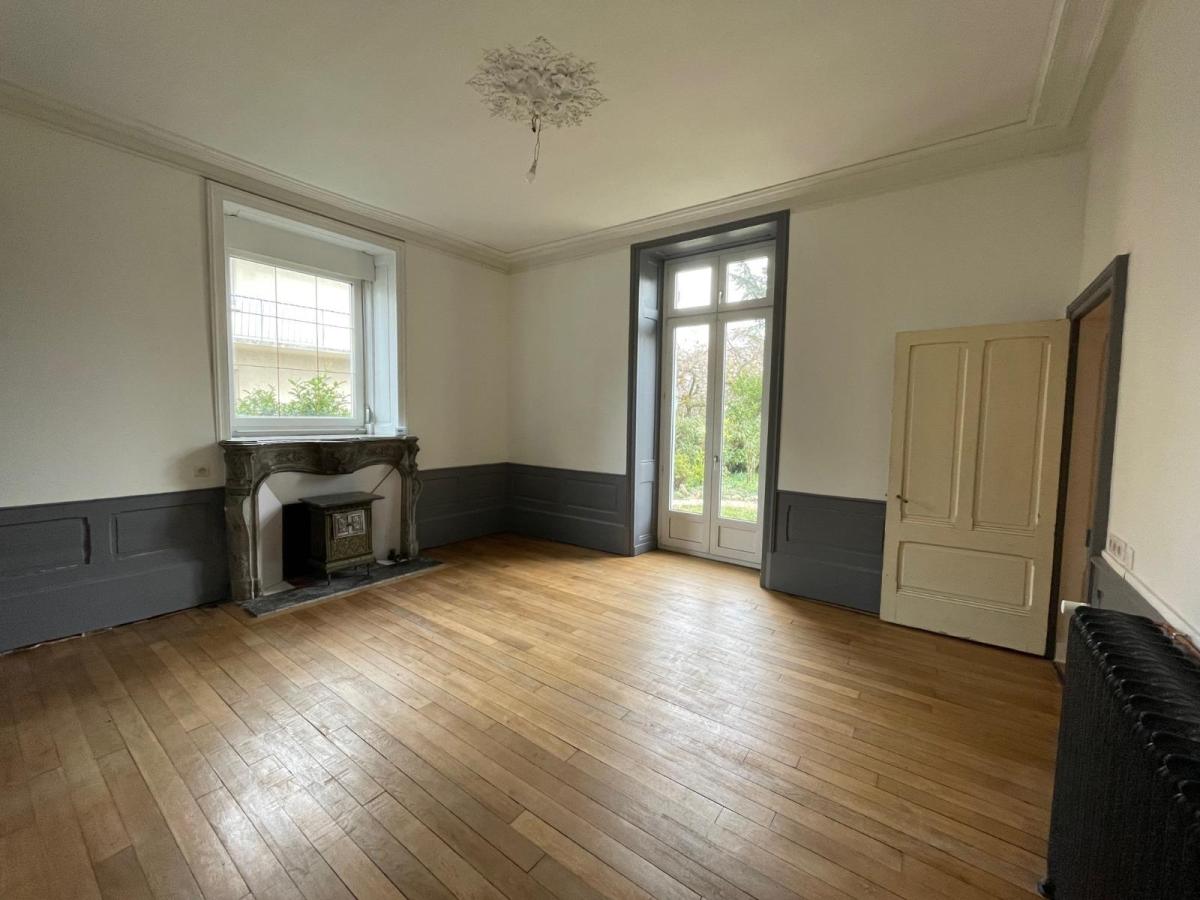Appartement 4 pièces 150 m² · à Dole · 150 m² · 1 000 €/mois