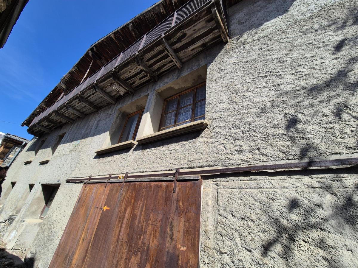Maison 2 pièces 200 m² · à Besse · 200 m² · 240 000 €
