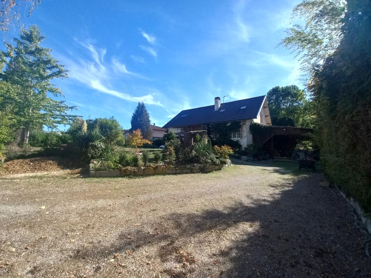 Maison 194 m² · à Roches-sur-Marne · 194,2 m² · 235 400 €