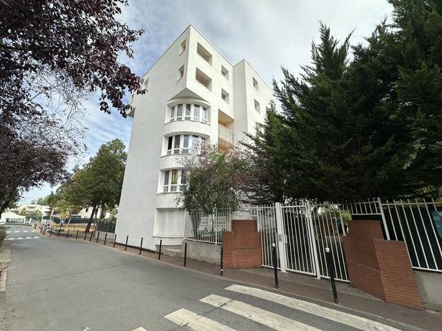 Appartement 1 pièce 32 m² · à Évry · 32,5 m² · 80 000 €