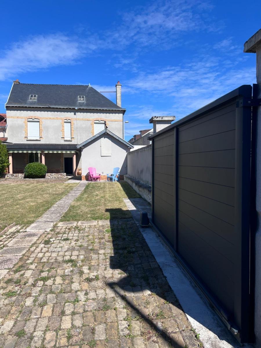 Maison 4 pièces 100 m² · à Saint-Brice-Courcelles · 100 m² · 325 000 €