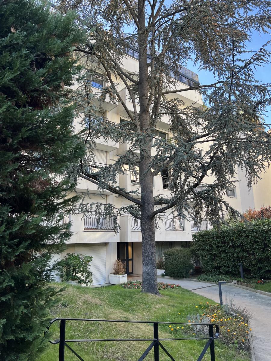 Appartement 5 pièces 97 m² · à Neuilly-sur-Seine · 96,9 m² · 1 071 000 €