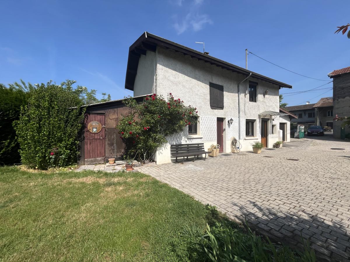 Maison 5 pièces 115 m² · à Pérouges · 115 m² · 260 000 €