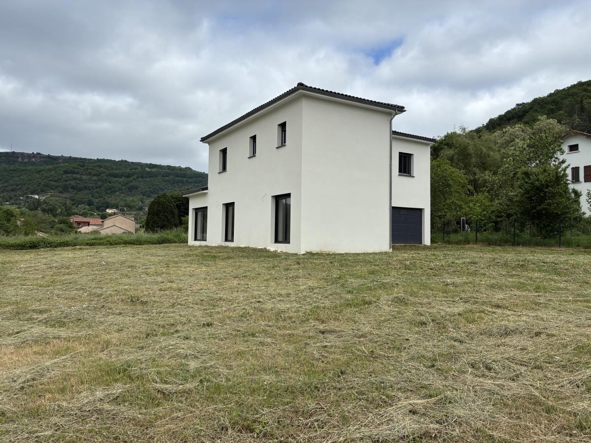 Maison 6 pièces 164 m² · à Saint-Affrique · 164 m² · 335 000 €