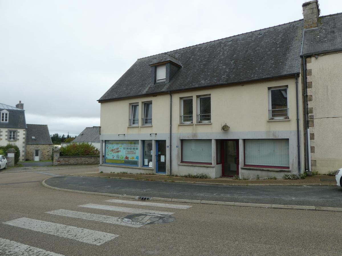 PLOUIGNEAU · 154 m² · 145 700 €