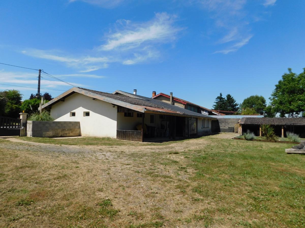 Maison 5 pièces 238 m² · à Druillat · 238 m² · 270 000 €