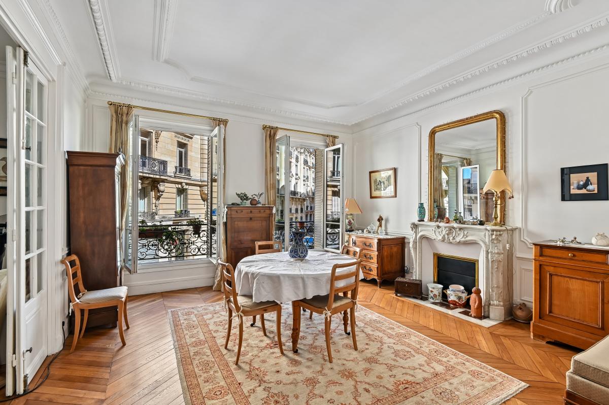 Appartement 4 pièces 130 m² · à Paris 8e Arrondissement · 130 m² · 1 475 000 €