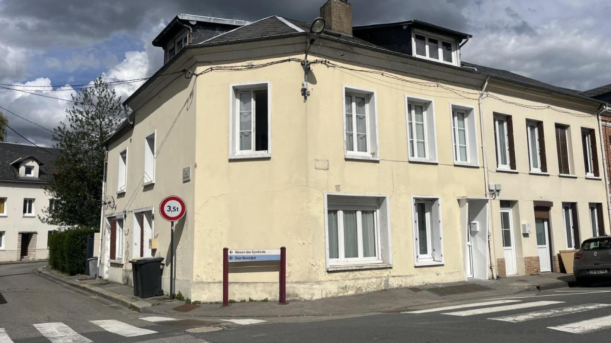 Immeuble 2 pièces 57 m² · à Lillebonne · 57,4 m² · 125 000 €