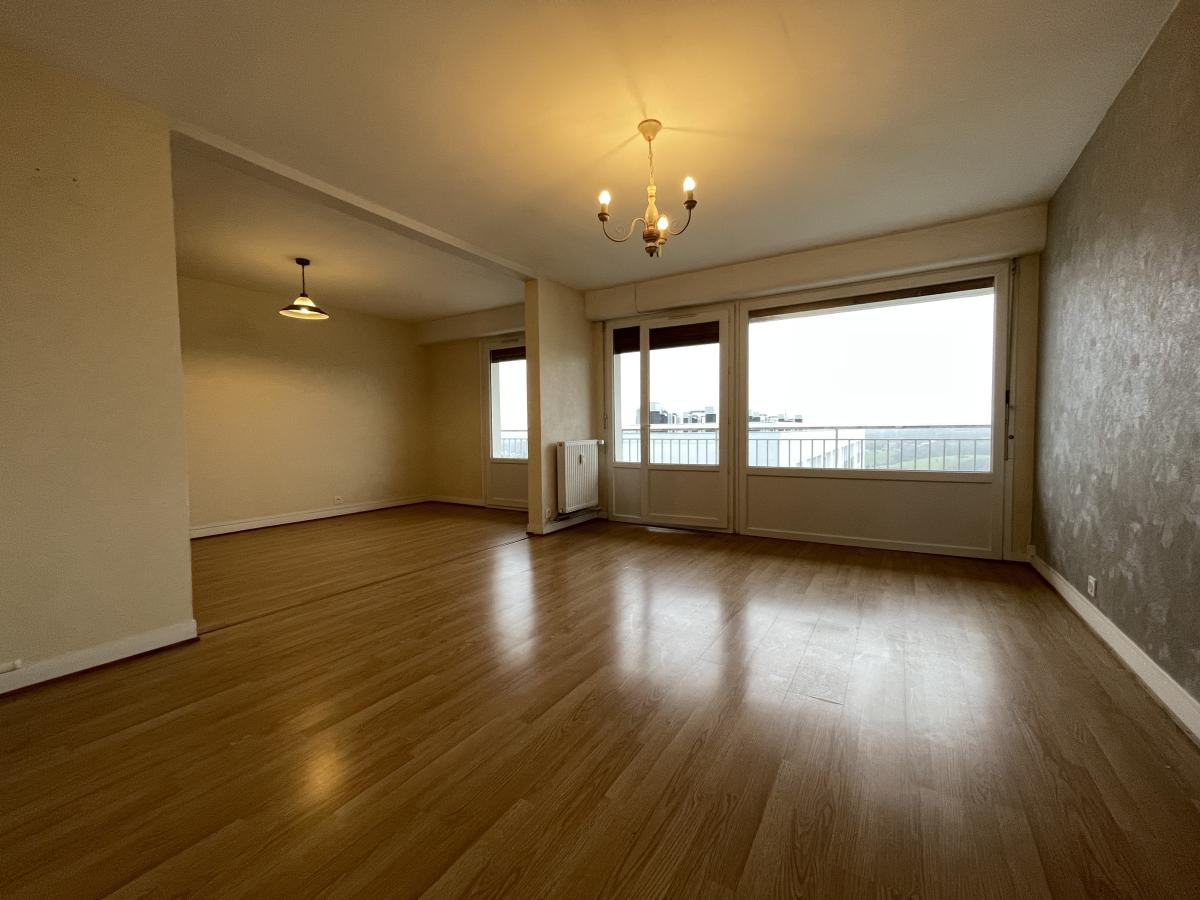 Appartement 91 m² · à Lisieux · 91,4 m² · 110 700 €