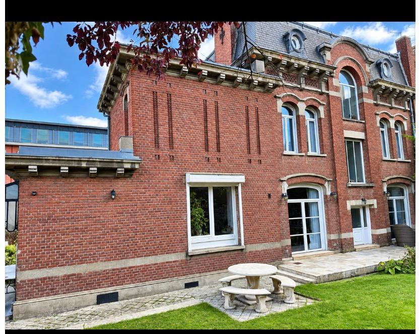 Maison 13 pièces 307 m² · à Lens · 307 m² · 775 000 €