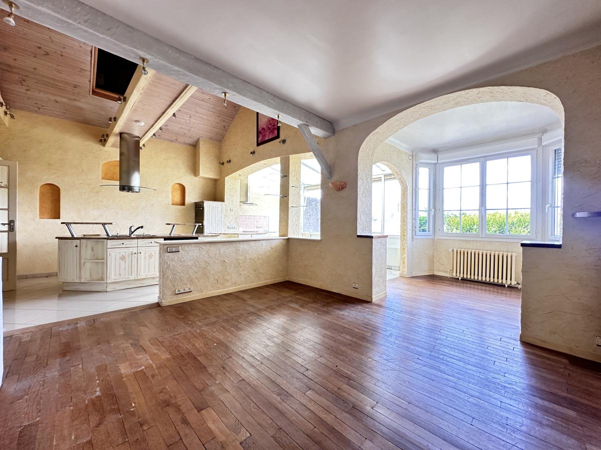 Maison 8 pièces 180 m² · à Sainte-Maure-de-Touraine · 180 m² · 235 500 €