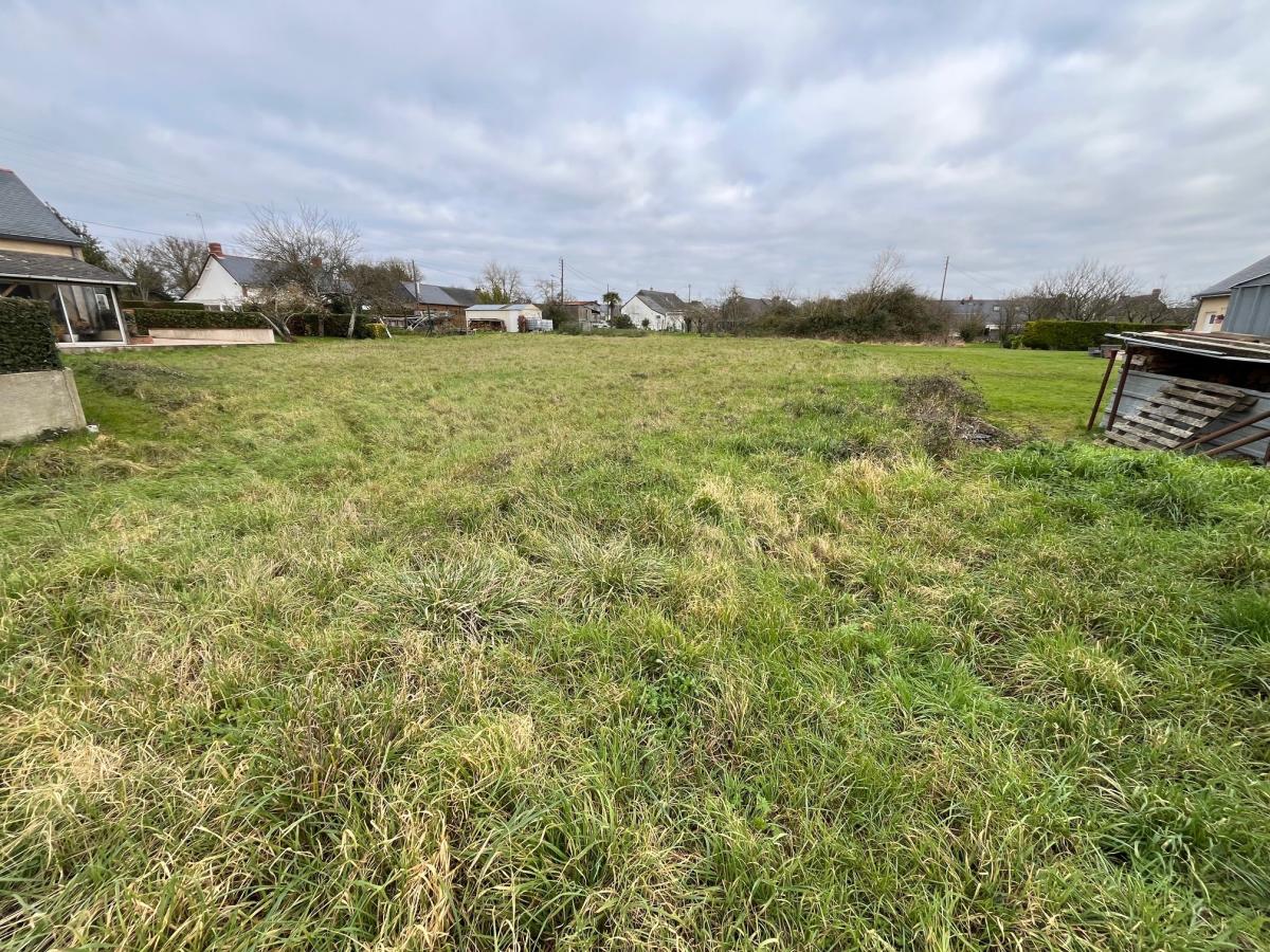Terrain 966 m² · à Loireauxence · 65 800 €