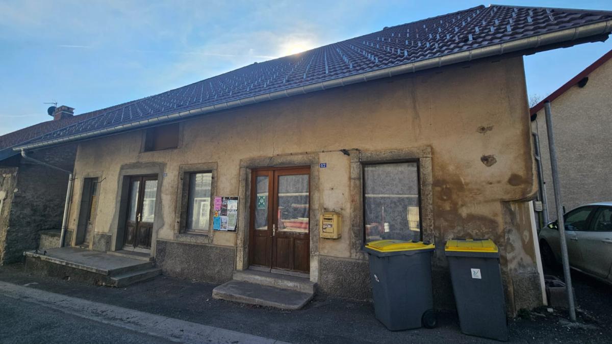 Maison 245 m² · à Jougne · 245 m² · 170 000 €
