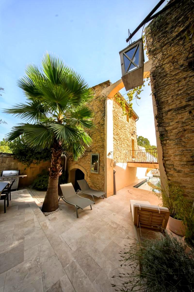 Maison 10 pièces 361 m² · à Vers-Pont-du-Gard · 361 m² · 1 580 000 €