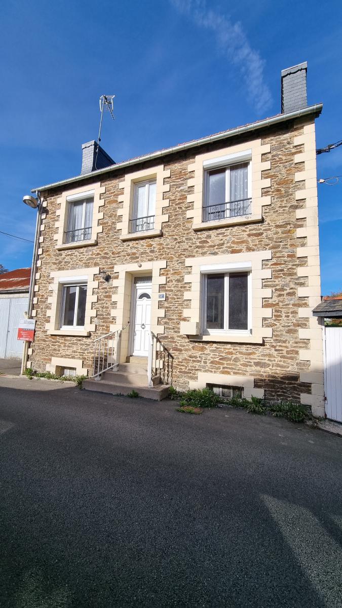 Maison 5 pièces 71 m² · à Callac · 71,4 m² · 105 000 €