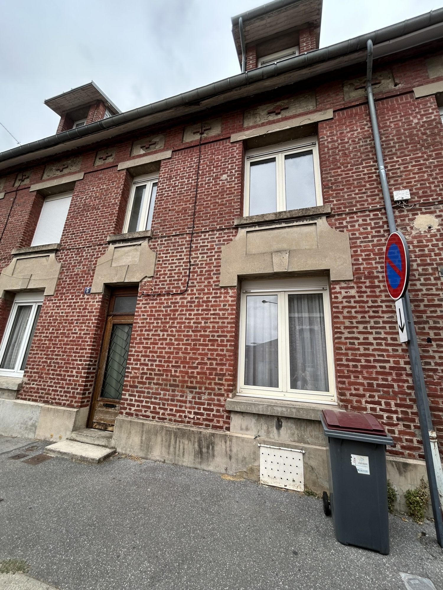 Maison 7 pièces 138 m² · à Saint-Quentin · 137,6 m² · 105 000 €