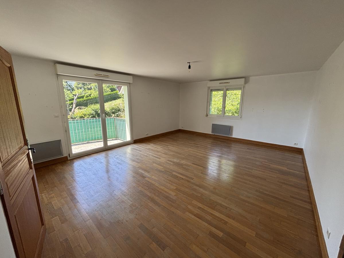 Appartement 4 pièces 111 m² · à Vandoncourt · 110,7 m² · 140 000 €