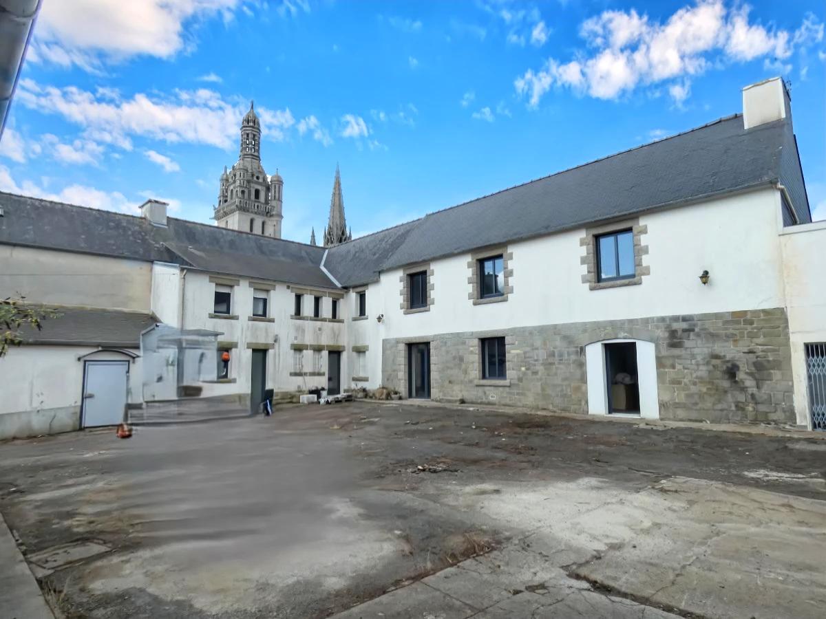 Maison 11 pièces 300 m² · à Pleyben · 300 m² · 294 100 €