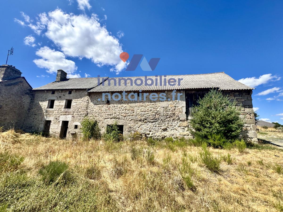 Maison 380 m² · à La Fage-Saint-Julien · 380 m² · 40 000 €
