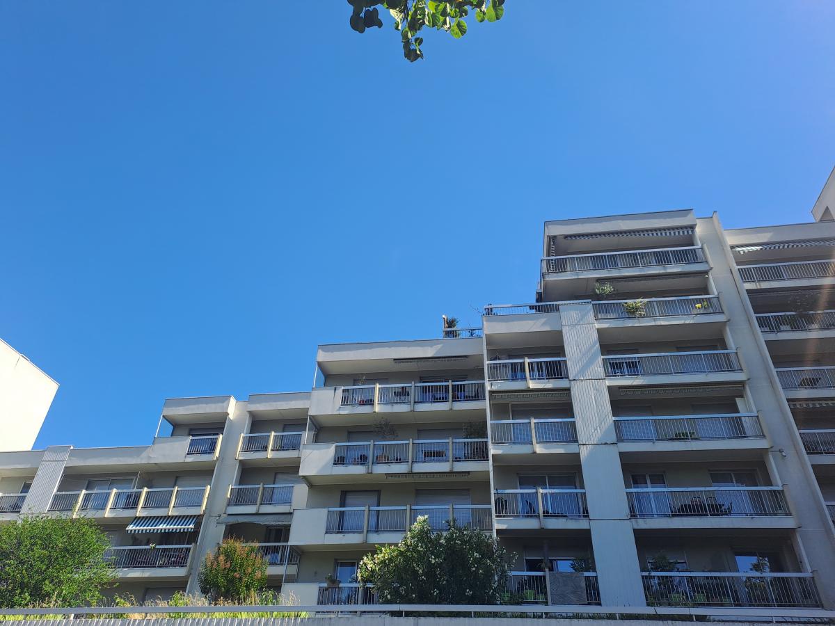 Appartement 3 pièces 97 m² · à Grenoble · 97 m² · 149 000 €