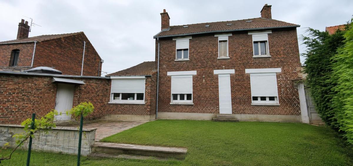 Maison 8 pièces 161 m² · à Escaudain · 161 m² · 135 000 €