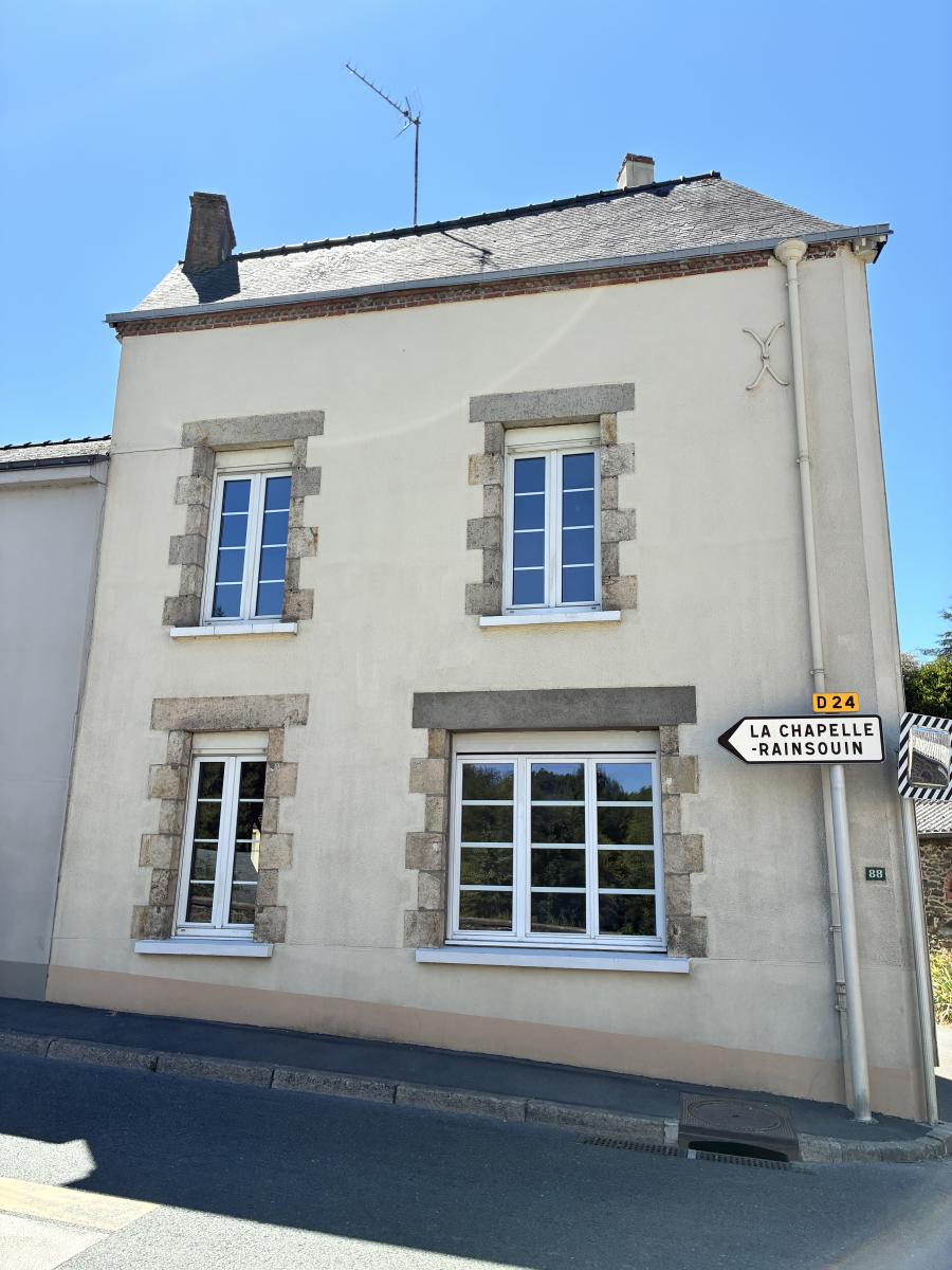 Maison 5 pièces 66 m² · à Montsûrs · 66 m² · 74 000 €
