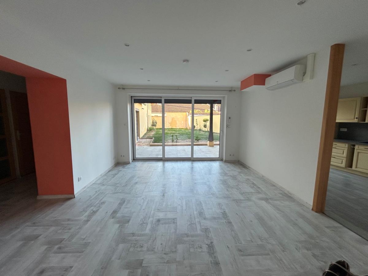Appartement 4 pièces 125 m² · à Polliat · 125 m² · 980 €/mois