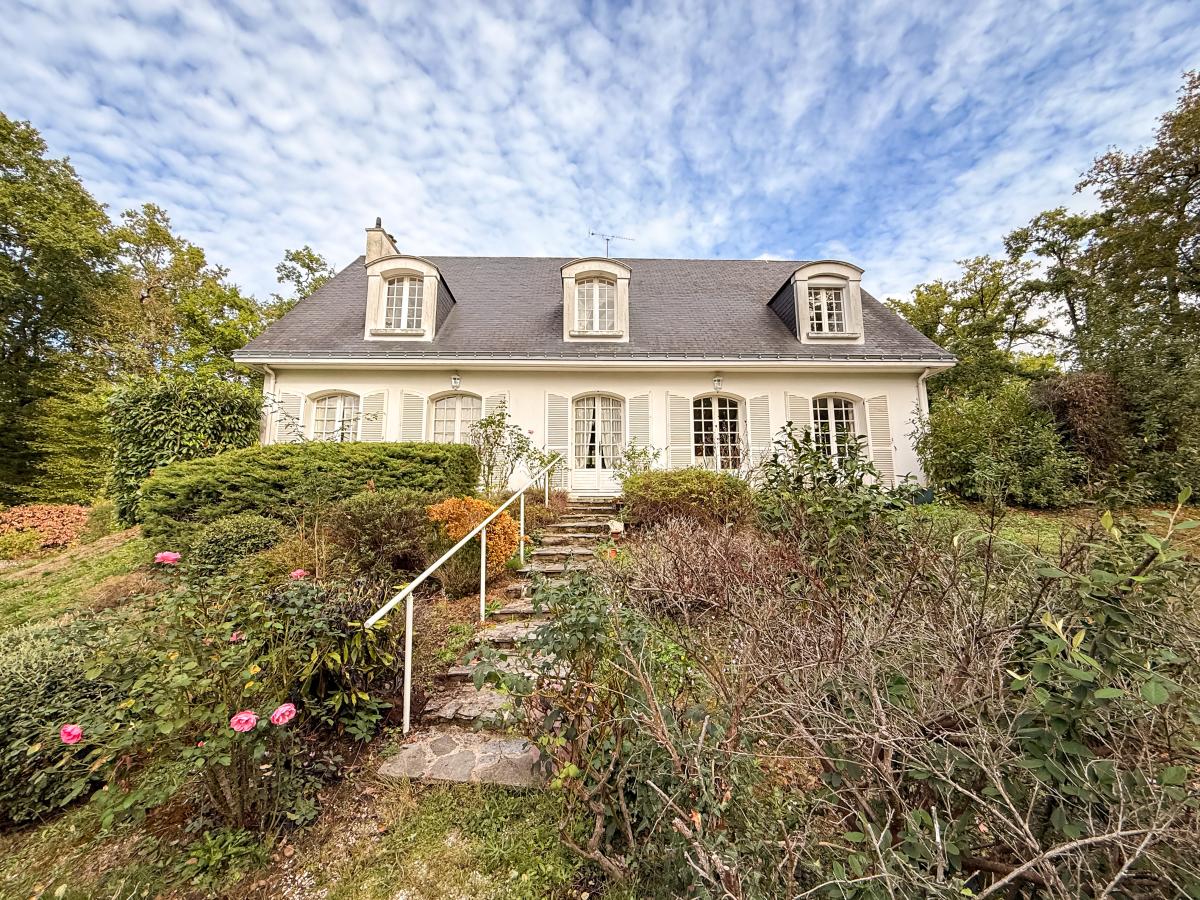 Maison 8 pièces 198 m² · à Carquefou · 198 m² · 499 430 €
